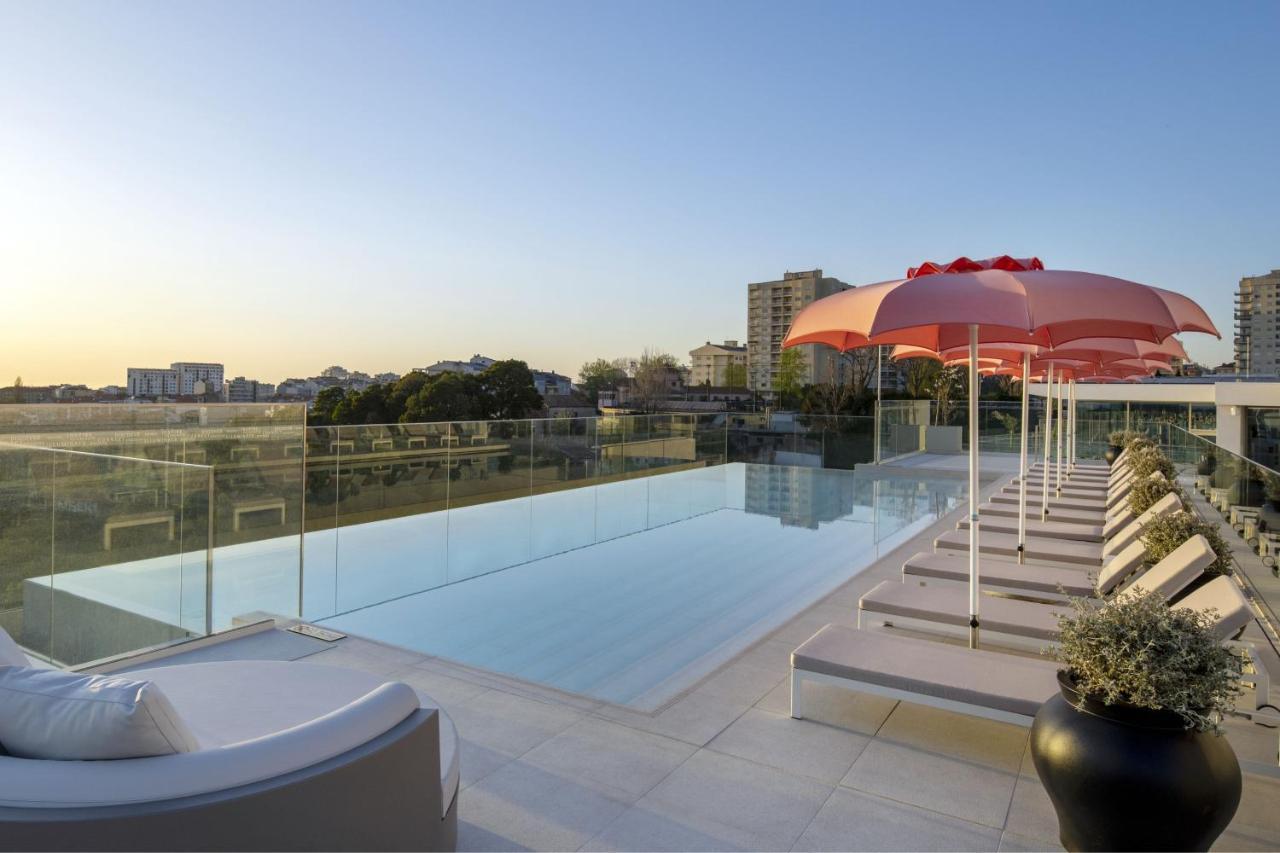 Renaissance Porto Lapa Hotel ภายนอก รูปภาพ The rooftop pool at the hotel